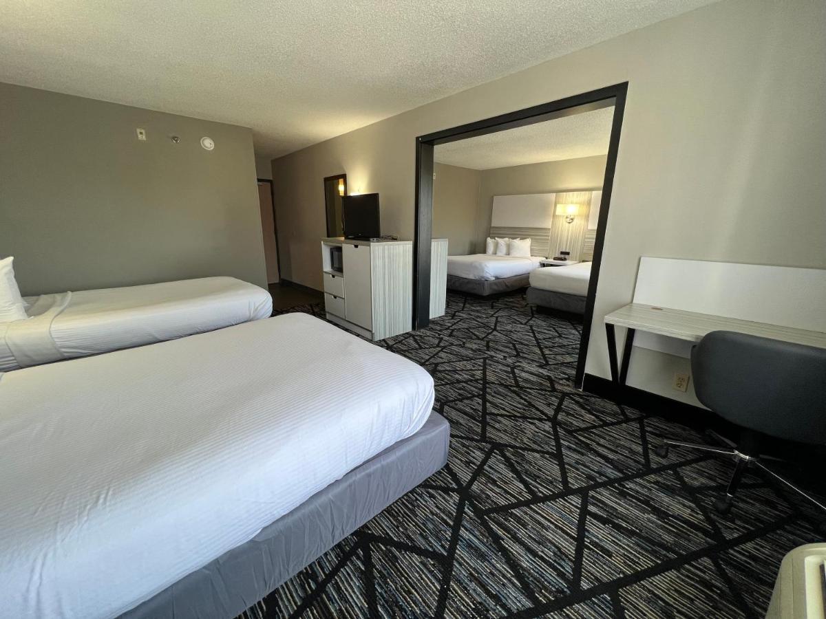 Baymont By Wyndham Peoria Hotel Eksteriør billede
